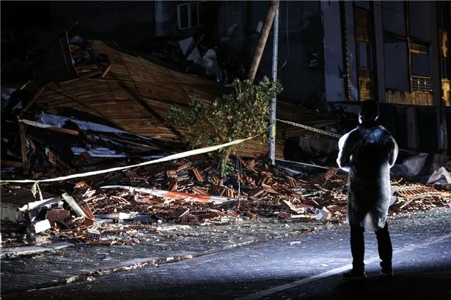 В Сындыргы землетрясение стало причиной частичных обвалов зданий — пострадавших нет