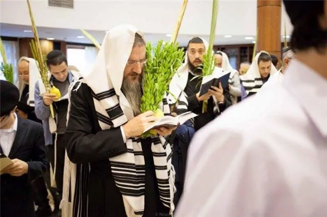 Раввин Лазар - в Суккот — благодарность за подарки, данные свыше