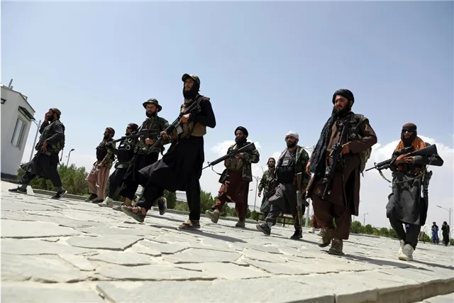 Telegraph - Афганцы с связями в Талибане эвакуированы в Великобританию в рамках гуманитарных программ