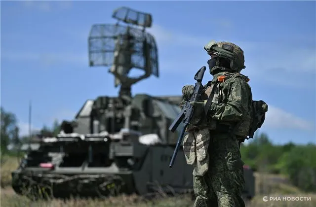 Минобороны - За три часа система ПВО сбила и ликвидировала 42 беспилотника над российскими территориями