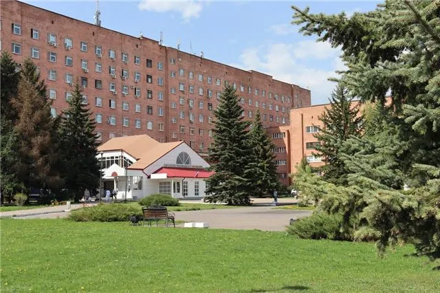 Курскую областную больницу официально посвящают памяти святителя Луки Крымского